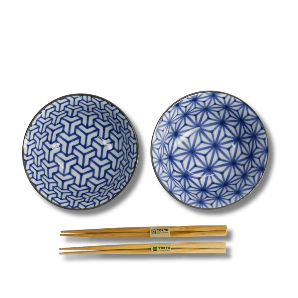 TOKYO DESIGN STUDIO Mixed Tayo Bowls Geschenkset 2 Stück mit Essstäbchen – 15x7 cm / 500 ml – Blau/Weiß - MAOMAO